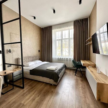 Romantic Apartments - In The Center Of Lviv , King-Size Bed Экстерьер фото