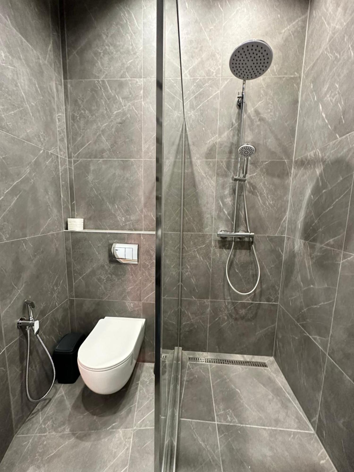 Romantic Apartments - In The Center Of Lviv , King-Size Bed Экстерьер фото