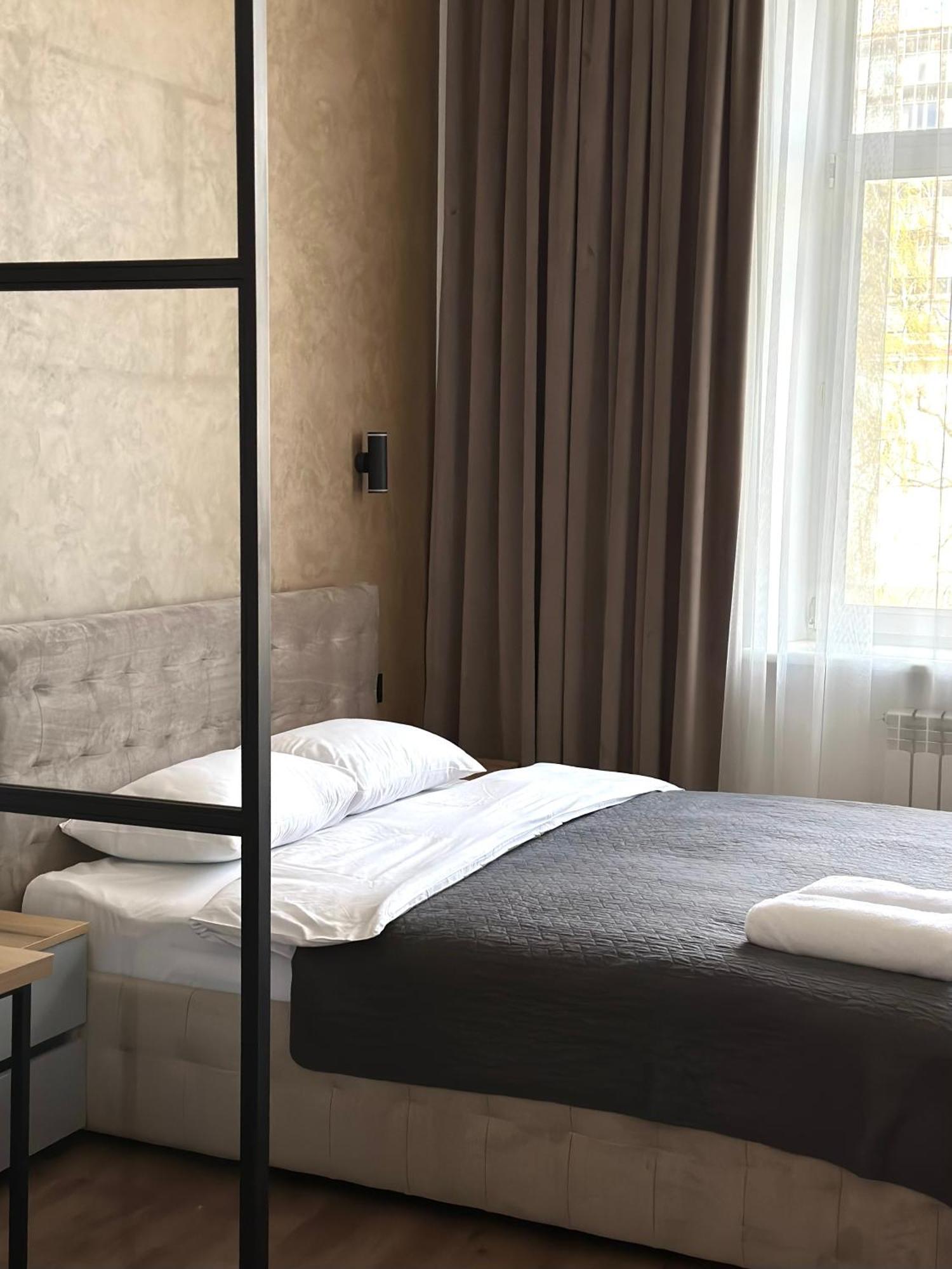 Romantic Apartments - In The Center Of Lviv , King-Size Bed Экстерьер фото